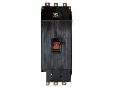 А3144 ХЛ4 ~500V, 50Hz ном.ток 400А Уставка расцепителя эл.магнитная 2800А теплового 500А ТУ16-526.010-73 1988г.